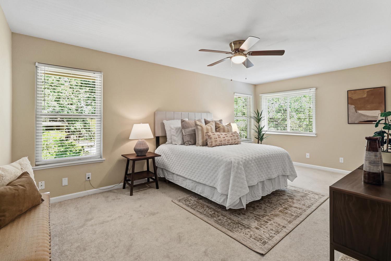 6933 Toluca Lane
