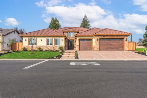 2009 Robin Hood Lane Merced CA 95340