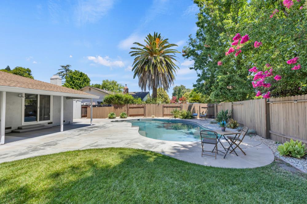 3825 Maudray Way