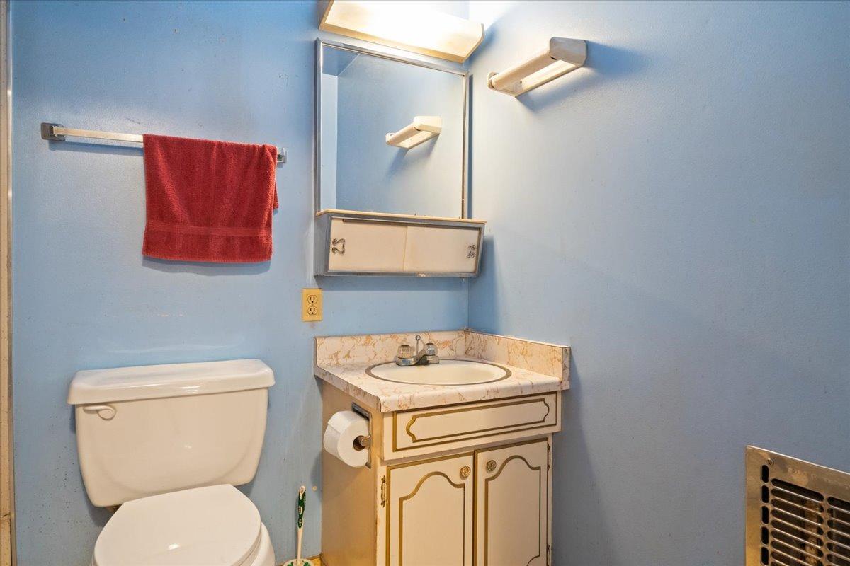 Nevada City, California 95959, United States, 2 Bedrooms Bedrooms, ,2 BathroomsBathrooms,Residential,Pending,107022