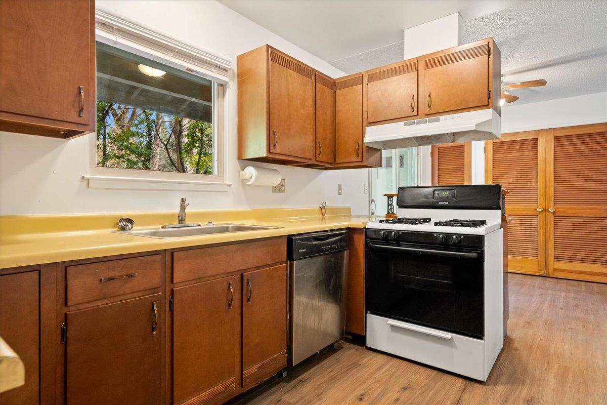 Nevada City, California 95959, United States, 2 Bedrooms Bedrooms, ,2 BathroomsBathrooms,Residential,Pending,107022