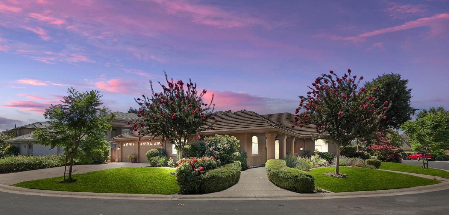 3865 Gleneagles Drive
