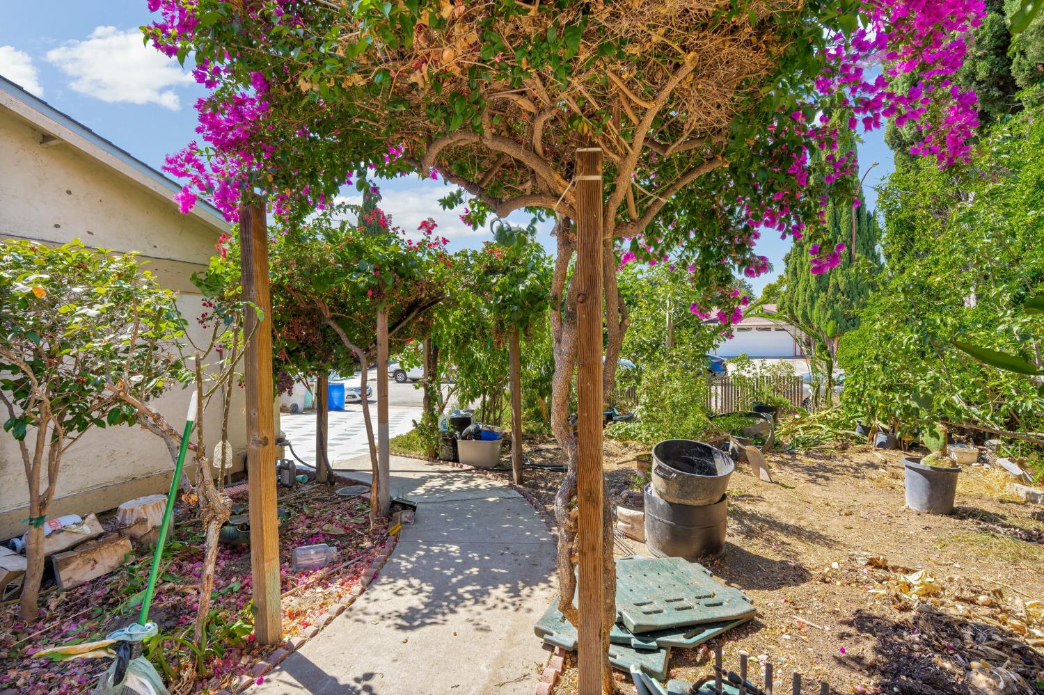 2352 Brushglen Way