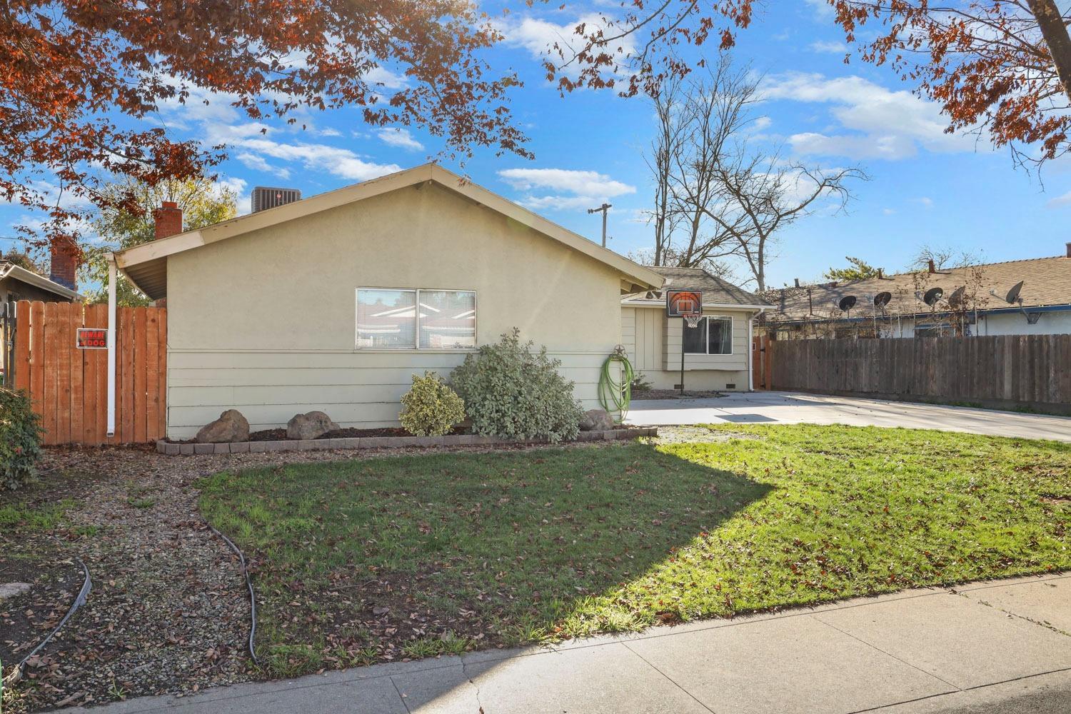 310 Berrendo Lane
