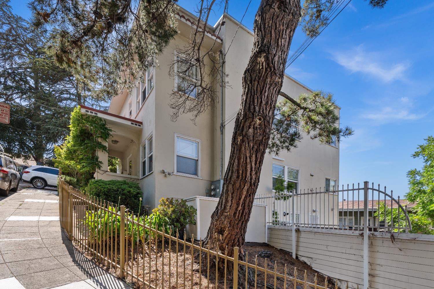 1019 E 33rd
