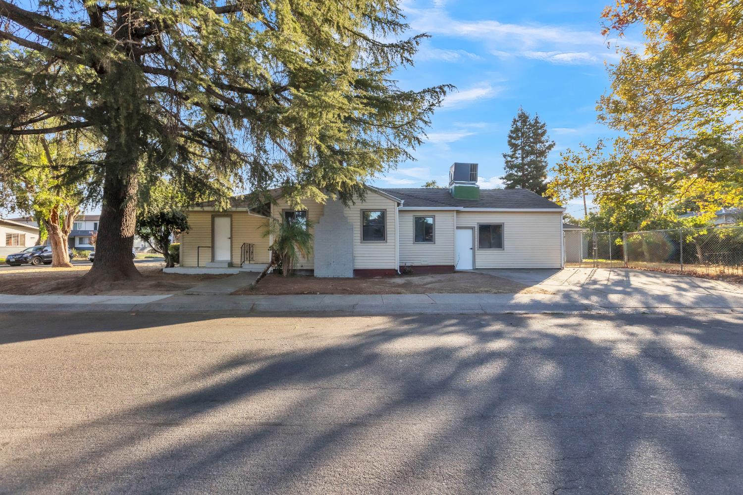 1002 Lochbrae Road