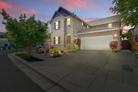 1693 S Macias Place Mountain House CA 95391