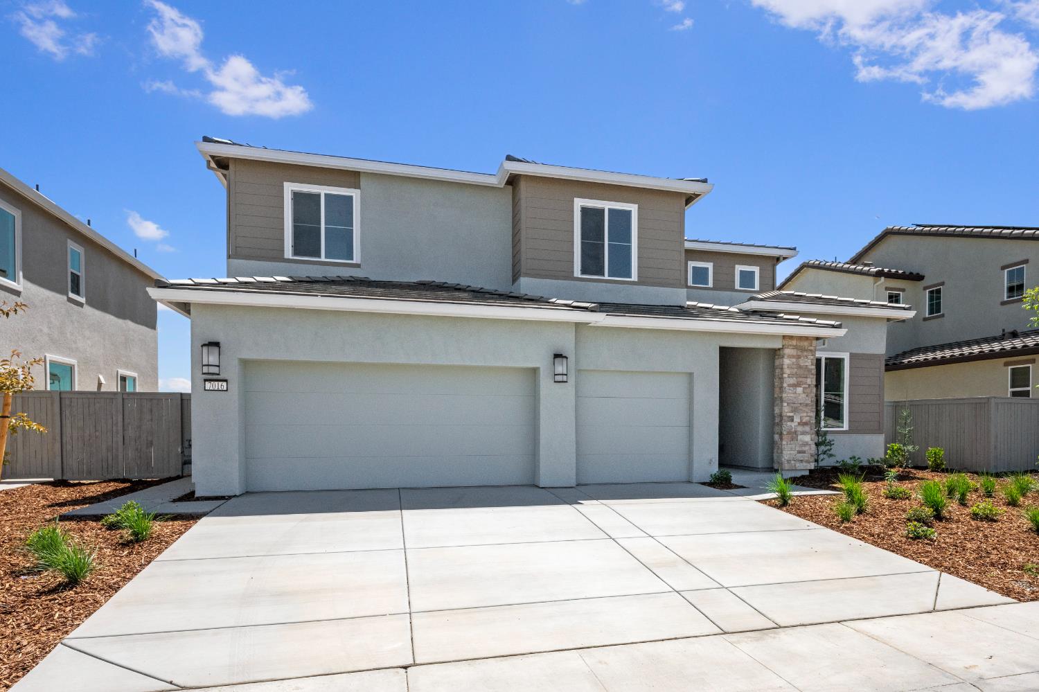 7016 W Carbone Drive