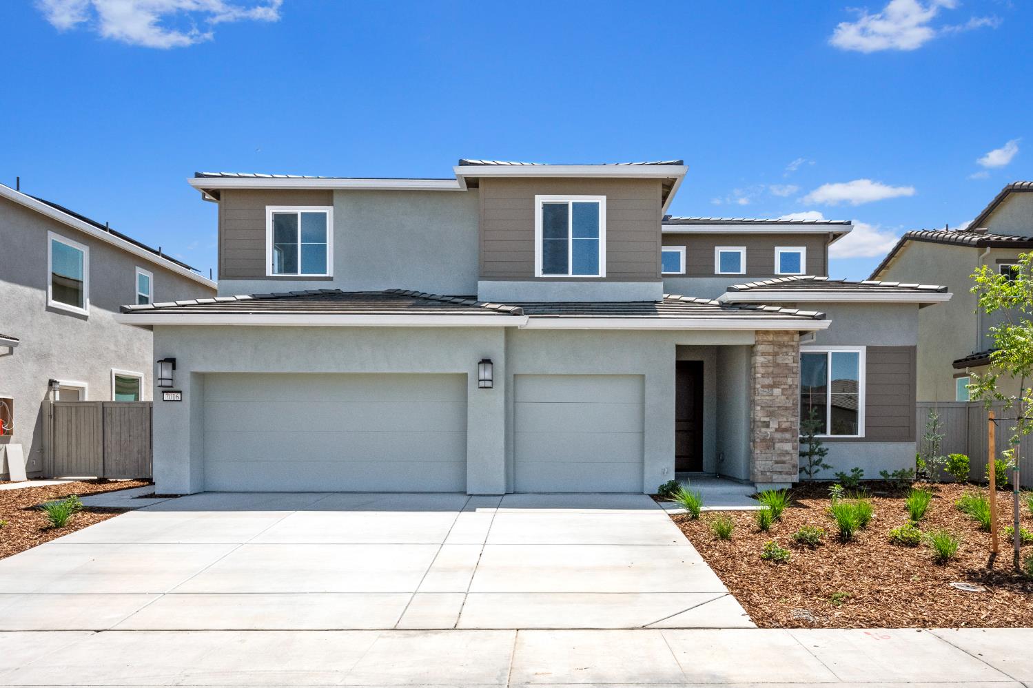 7016 W Carbone Drive