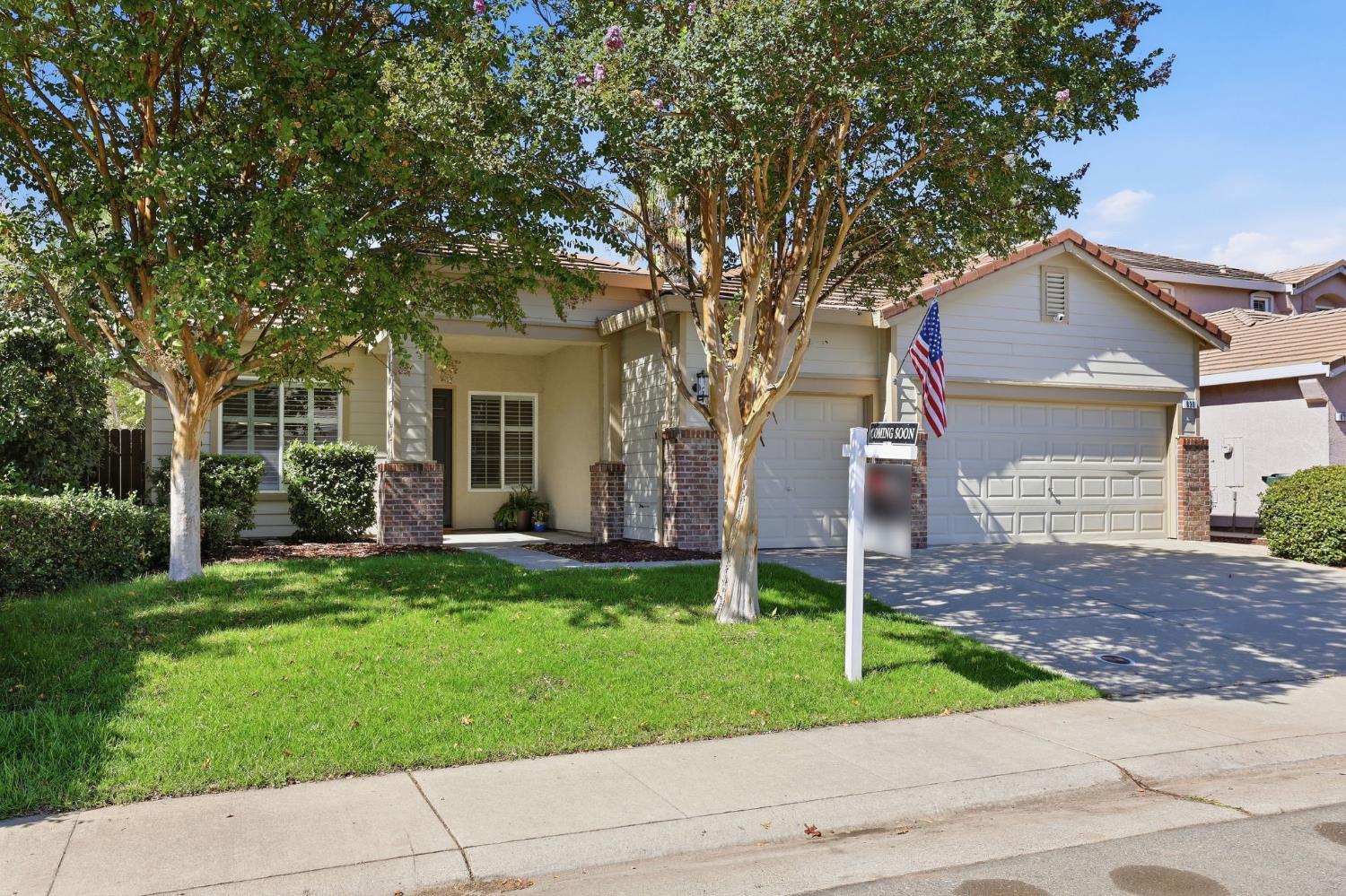 830 DUNBAR Court