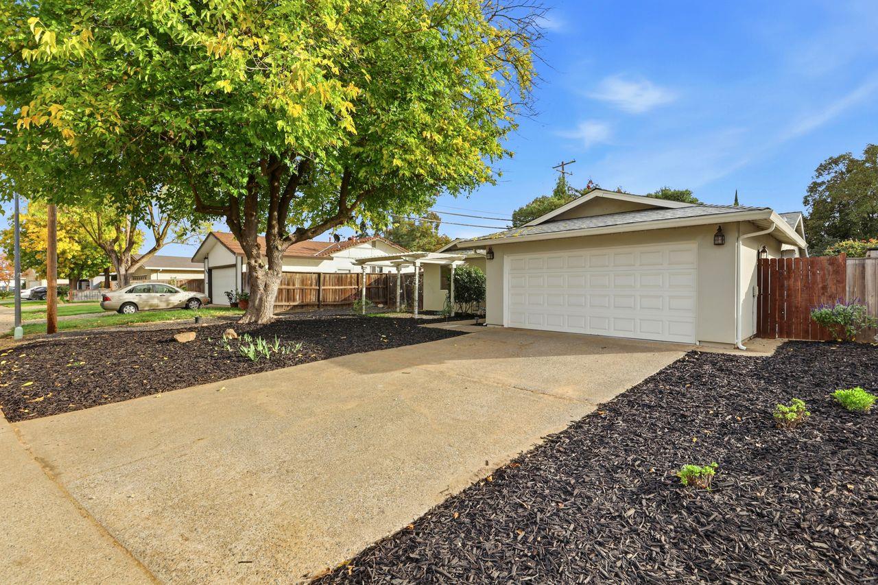 8998 Alderson Avenue