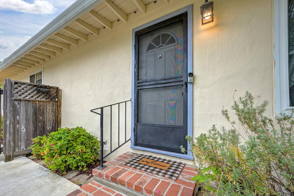 4933 Saint Lynn Lane