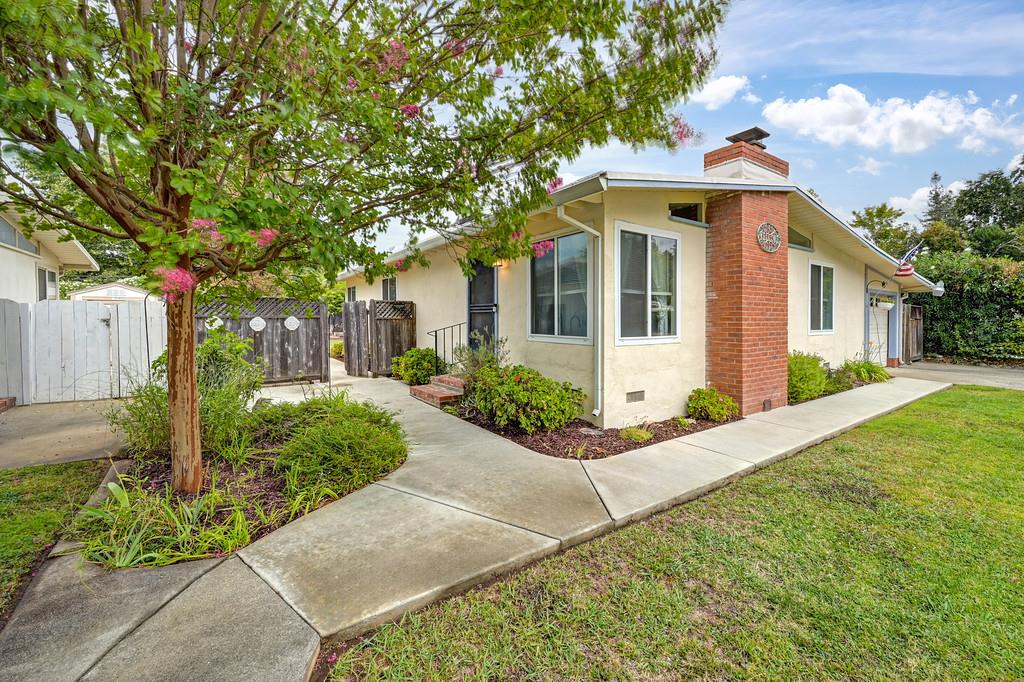 4933 Saint Lynn Lane