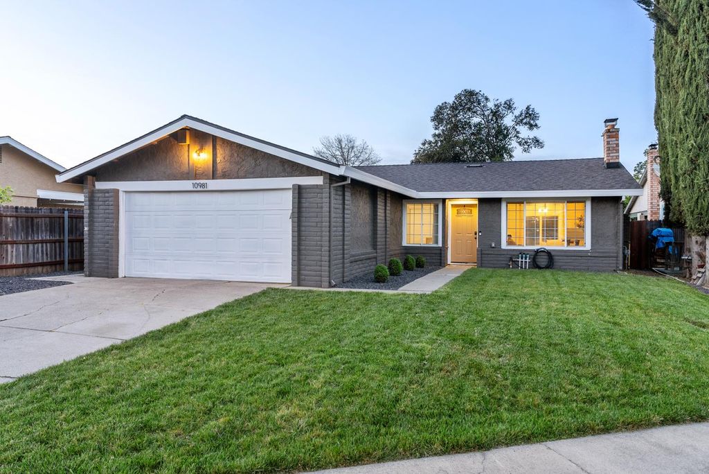 Photo of 10981 Mira River Court, Rancho Cordova, CA 95670 (MLS # 226032726)