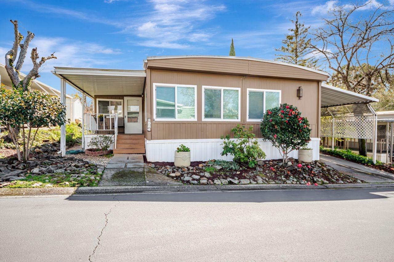 1524 Tulip Circle 66