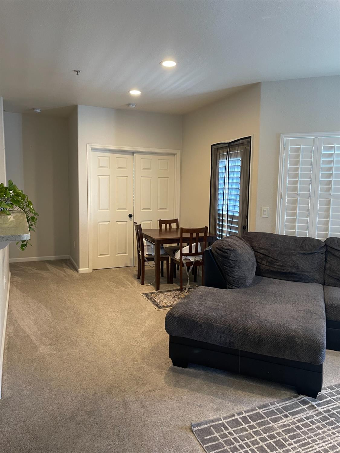 4200 E Commerce Way 2023