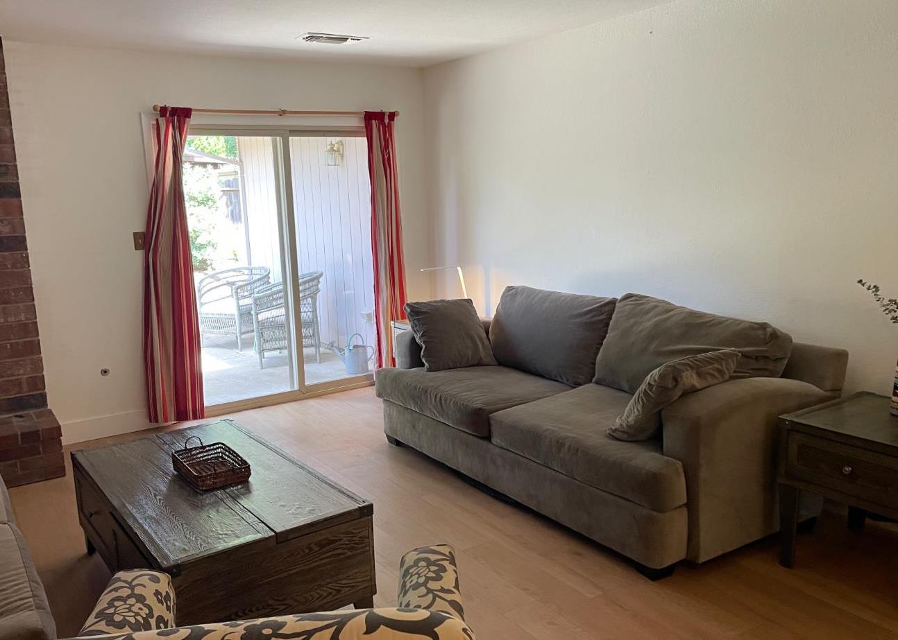 613 Hermosa Pl