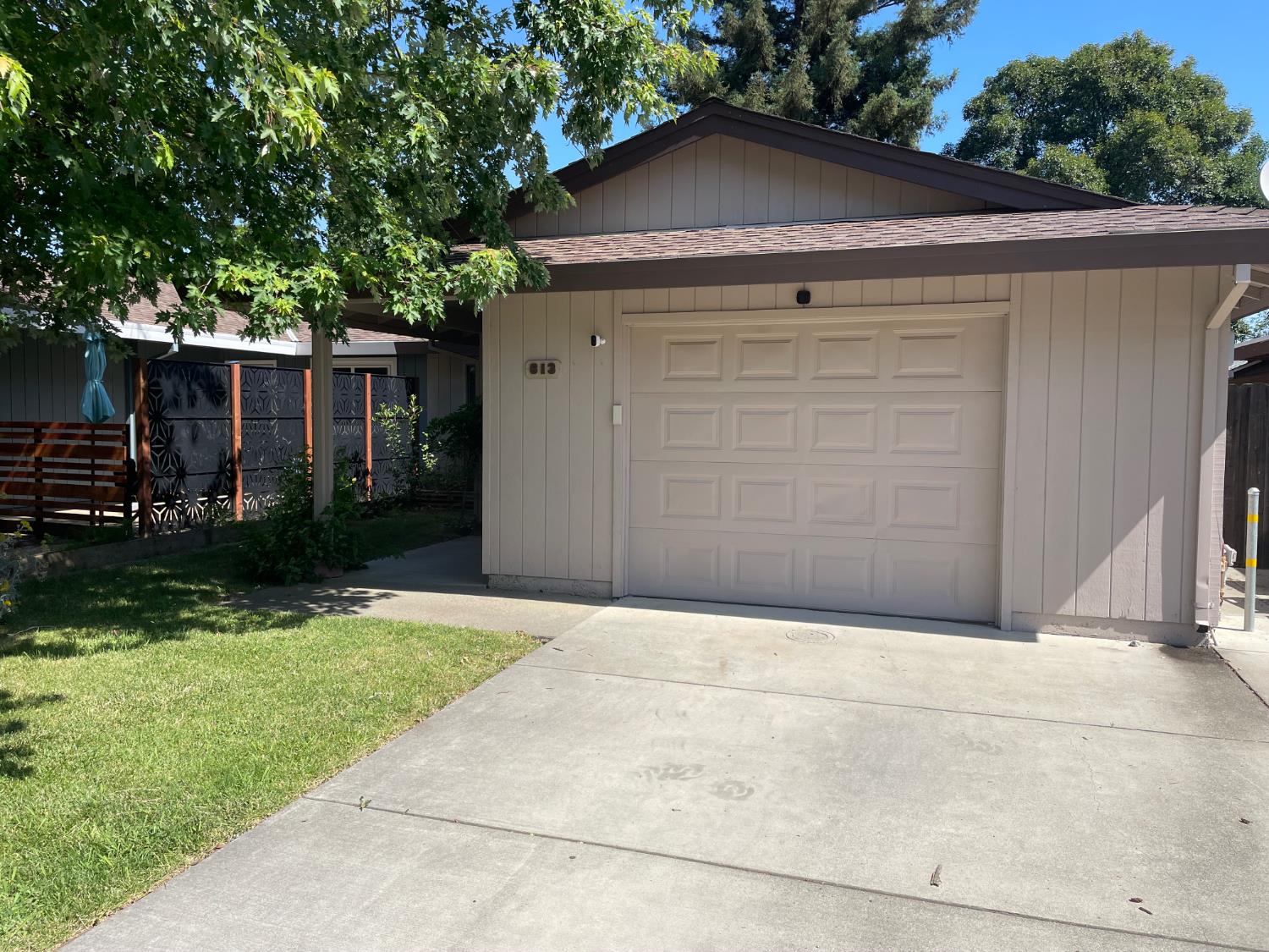 613 Hermosa Pl