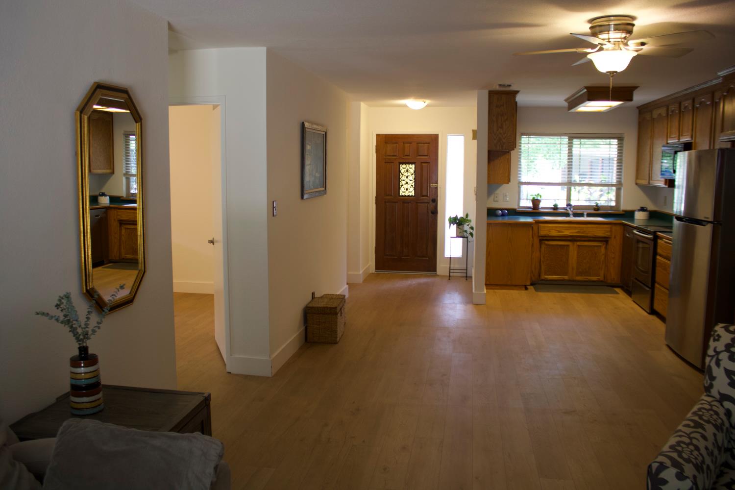 613 Hermosa Pl