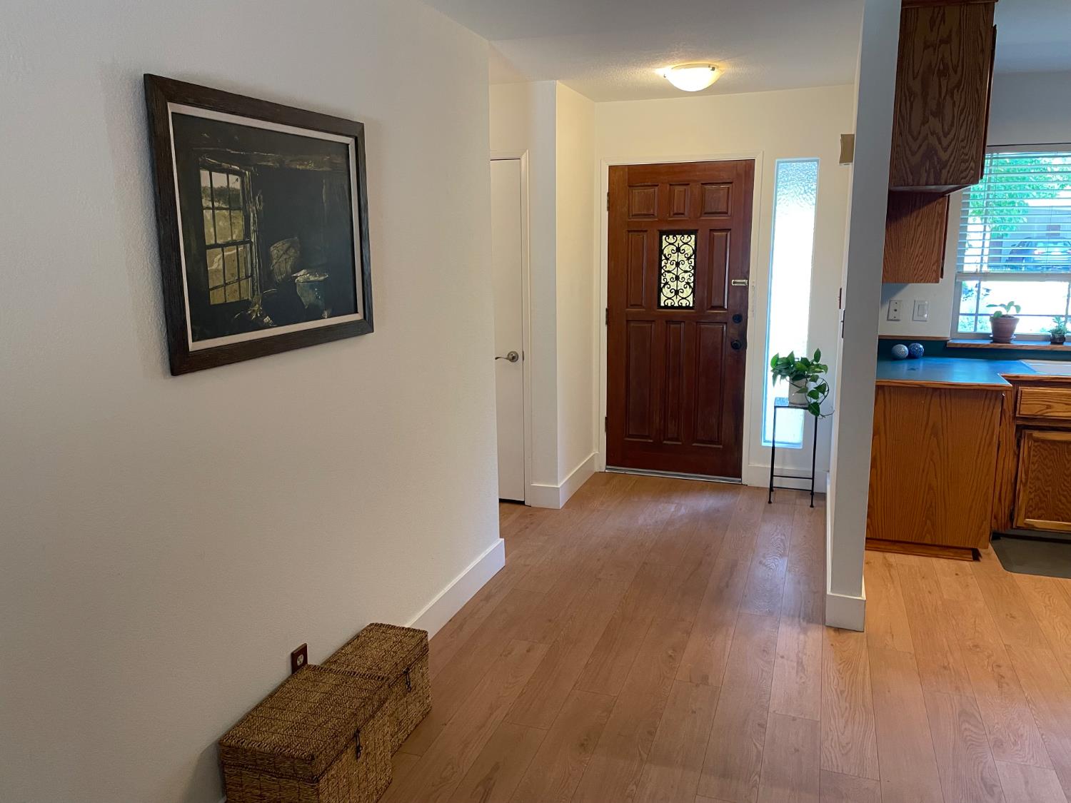 613 Hermosa Pl