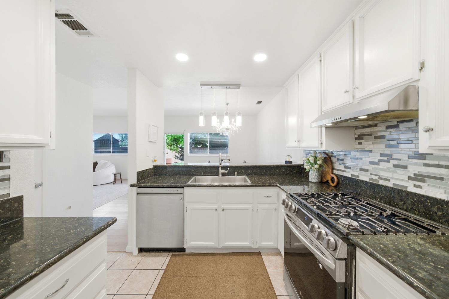 5045 N Laguna Drive