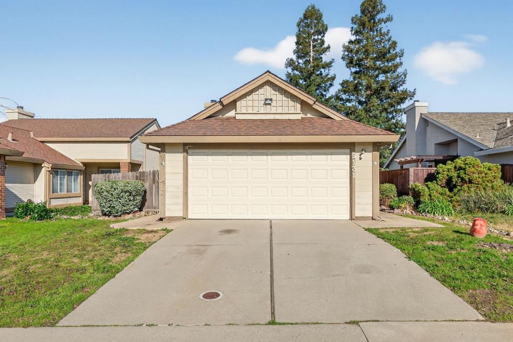 Photo of 9131 Colonsay Way, Sacramento, CA 95829 (MLS # 226004513)