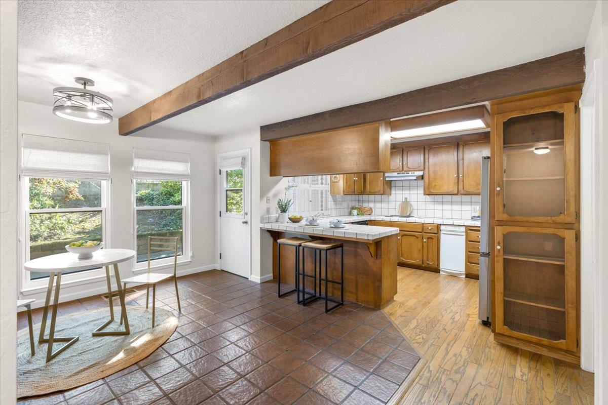 228 Foresthill Ave B