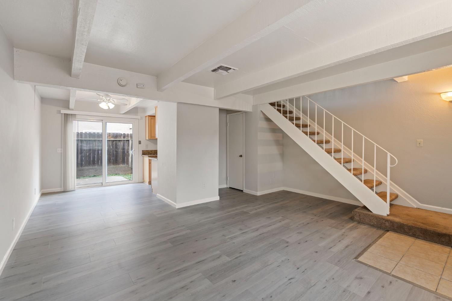 7032 Fair Oaks Boulevard 1