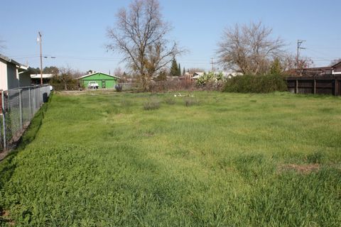 448 S Roberta Way Marysville CA 95901