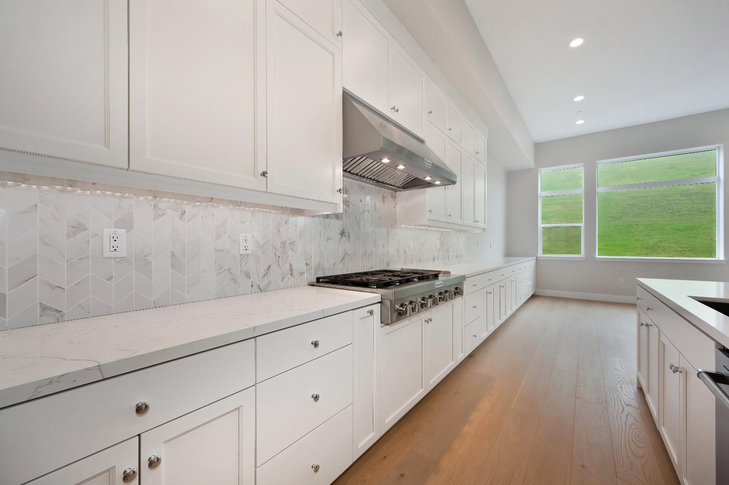 1047 Lassen Peak Drive