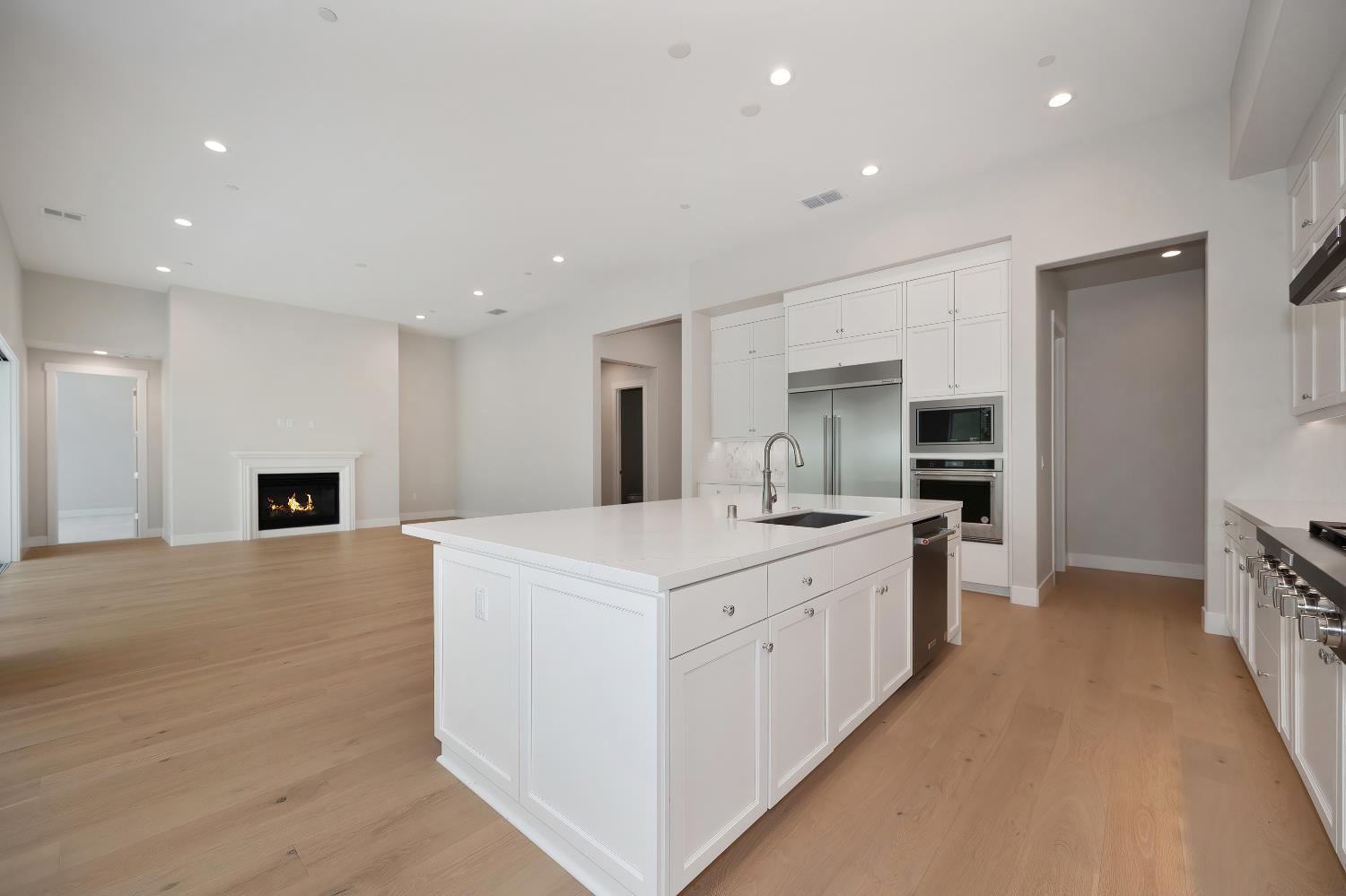 1047 Lassen Peak Drive