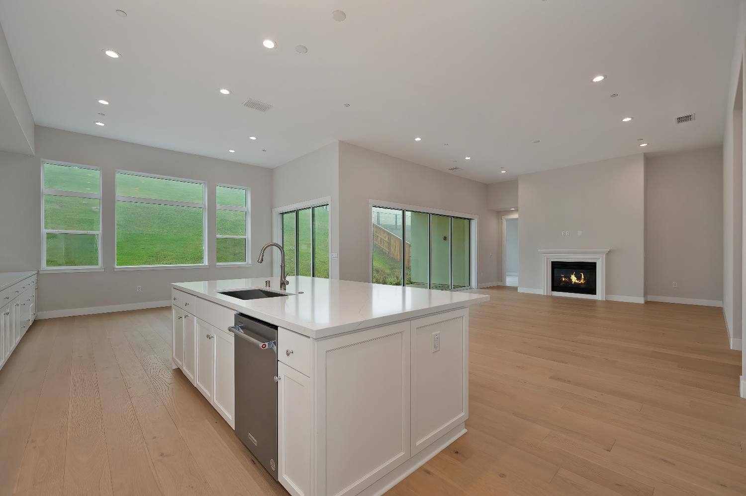 1047 Lassen Peak Drive