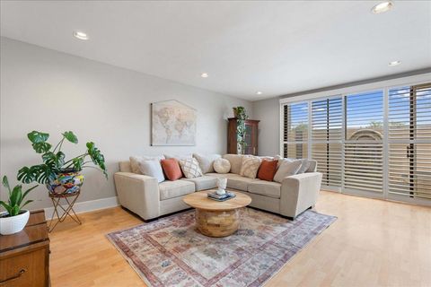 895 Woodside Lane 1 Sacramento CA 95825