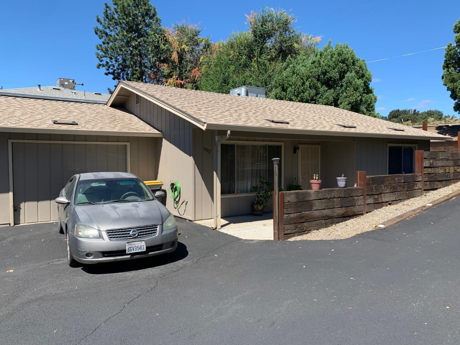1886 River Drive