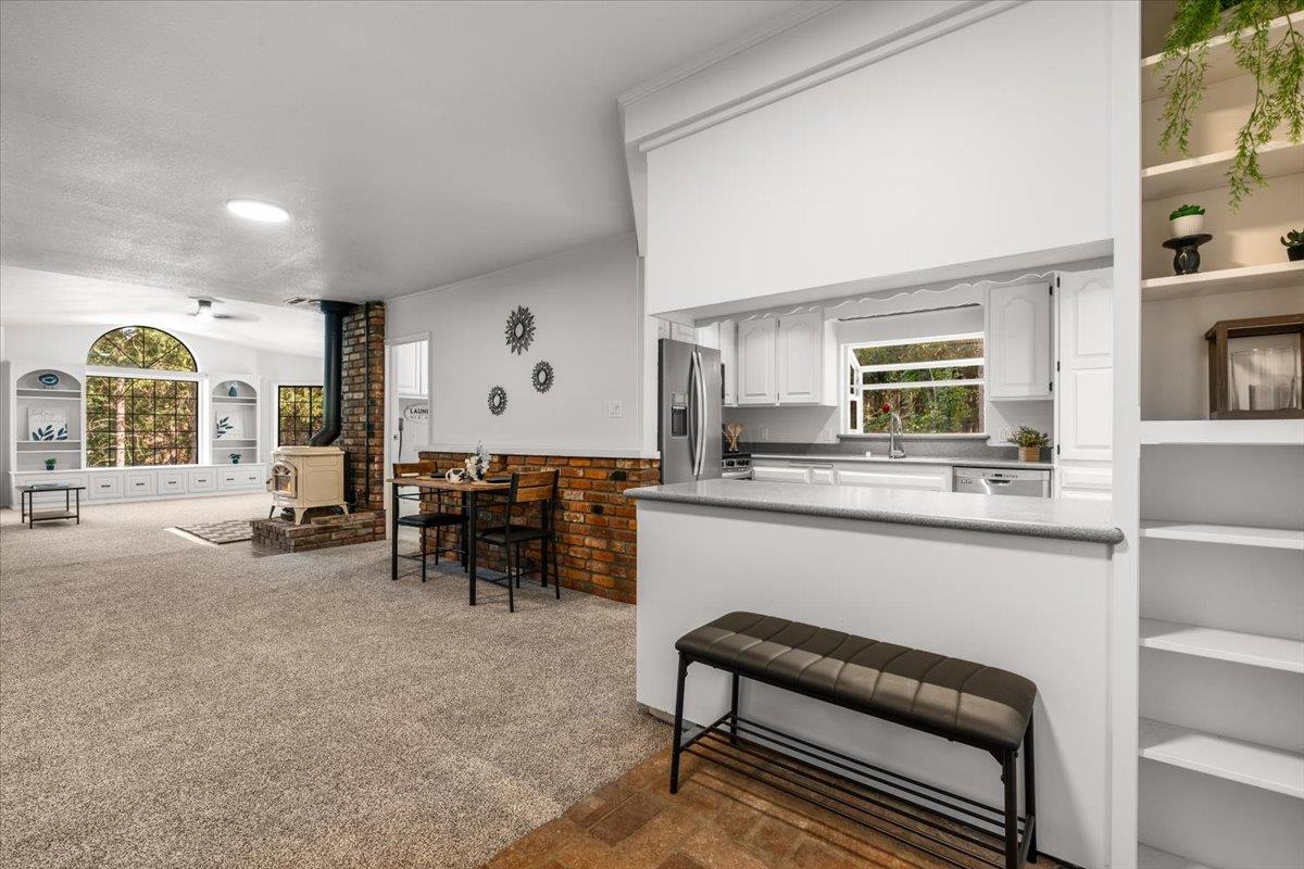 Grass Valley, California 95945, United States, 4 Bedrooms Bedrooms, ,3 BathroomsBathrooms,Residential,Active,196658