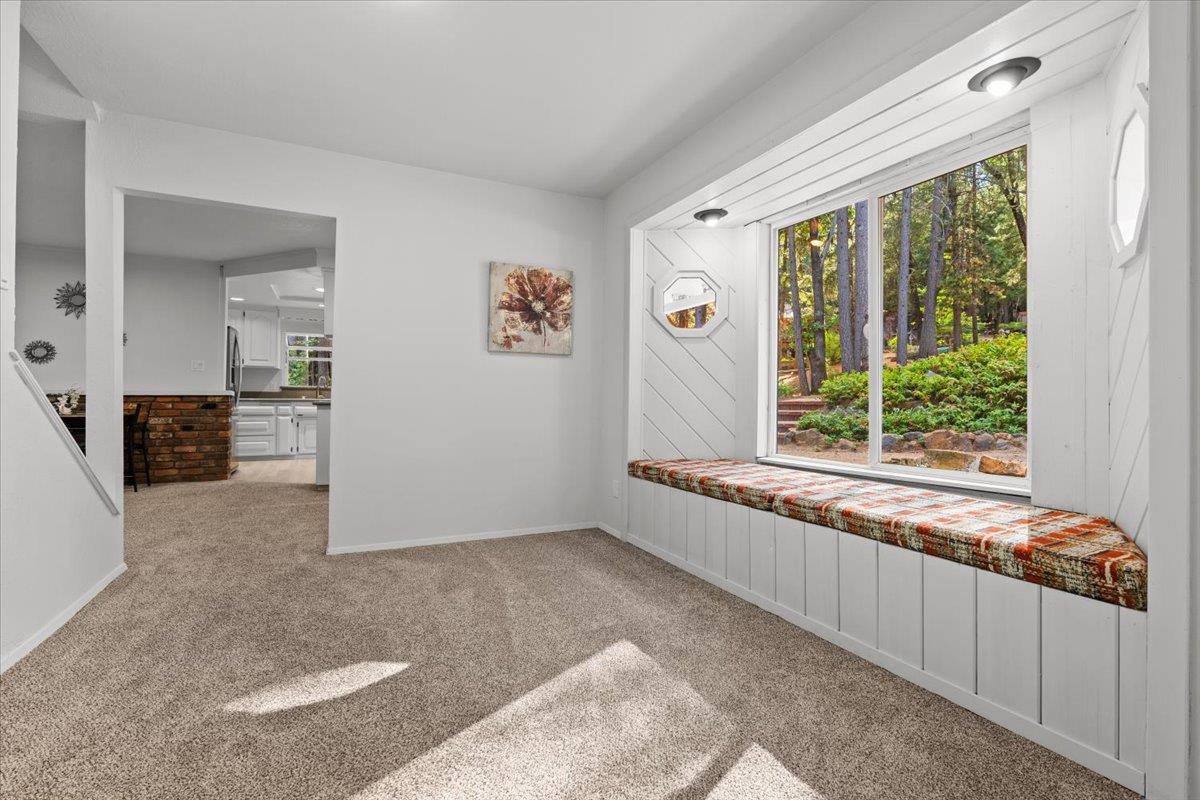 Grass Valley, California 95945, United States, 4 Bedrooms Bedrooms, ,3 BathroomsBathrooms,Residential,Active,196658