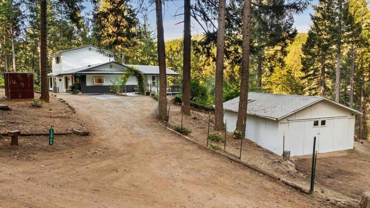 Grass Valley, California 95945, United States, 4 Bedrooms Bedrooms, ,3 BathroomsBathrooms,Residential,Active,196658