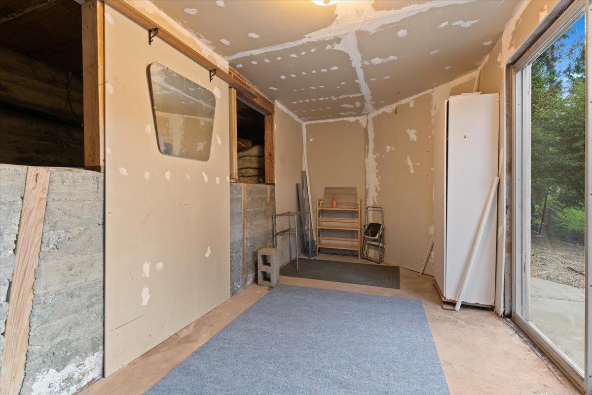 Grass Valley, California 95945, United States, 4 Bedrooms Bedrooms, ,3 BathroomsBathrooms,Residential,Active,196658