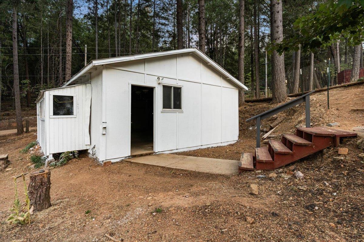 Grass Valley, California 95945, United States, 4 Bedrooms Bedrooms, ,3 BathroomsBathrooms,Residential,Active,196658