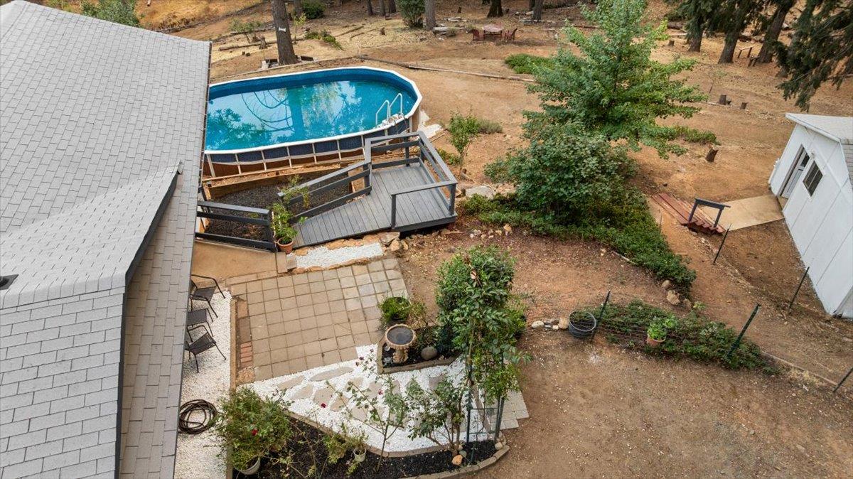 Grass Valley, California 95945, United States, 4 Bedrooms Bedrooms, ,3 BathroomsBathrooms,Residential,Active,196658