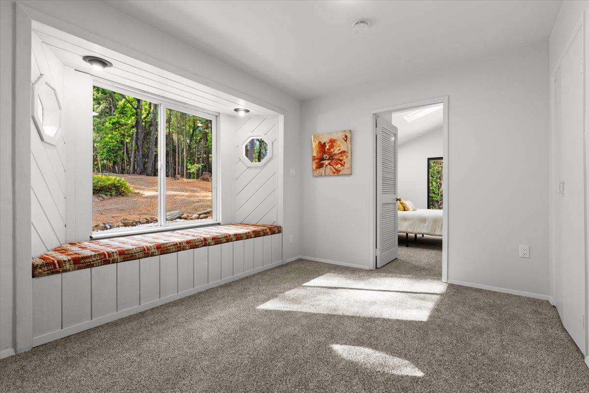 Grass Valley, California 95945, United States, 4 Bedrooms Bedrooms, ,3 BathroomsBathrooms,Residential,Active,196658