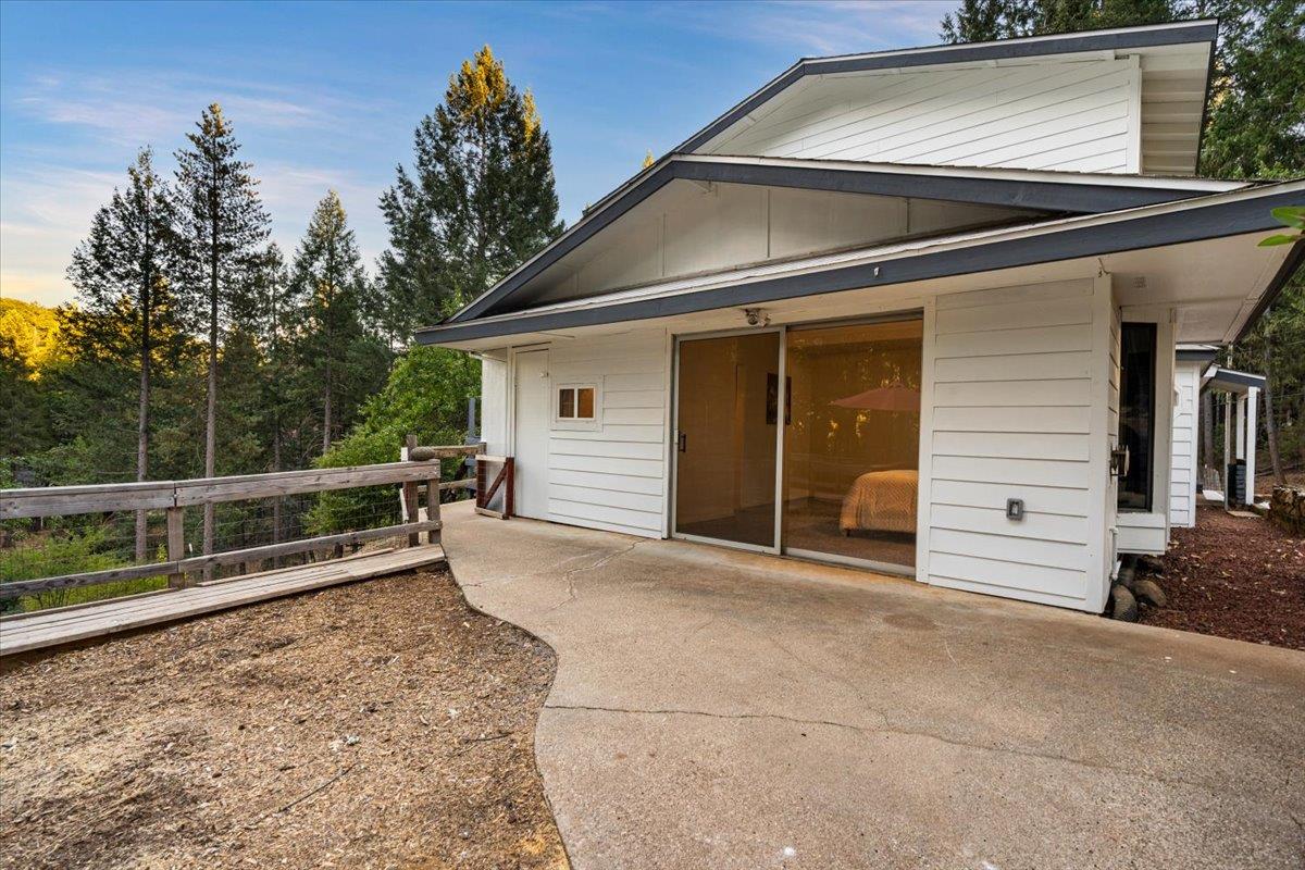 Grass Valley, California 95945, United States, 4 Bedrooms Bedrooms, ,3 BathroomsBathrooms,Residential,Active,196658
