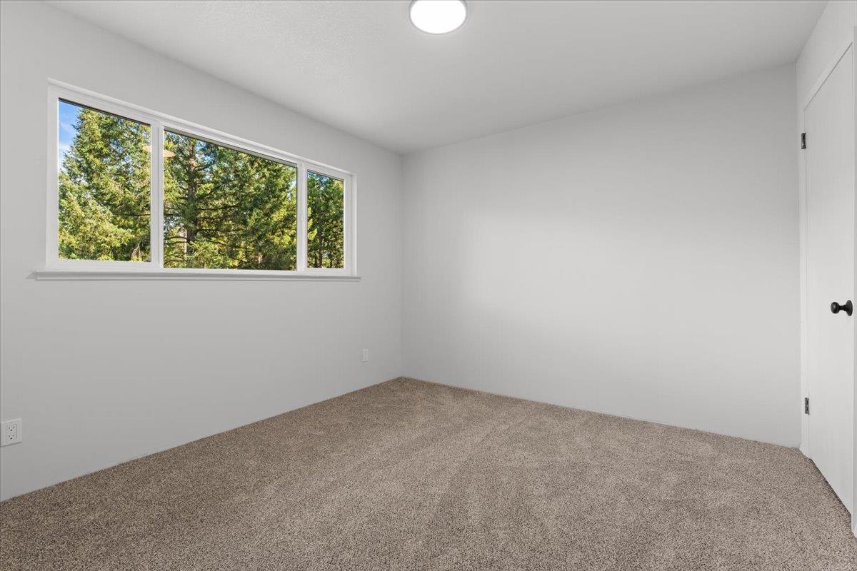 Grass Valley, California 95945, United States, 4 Bedrooms Bedrooms, ,3 BathroomsBathrooms,Residential,Active,196658