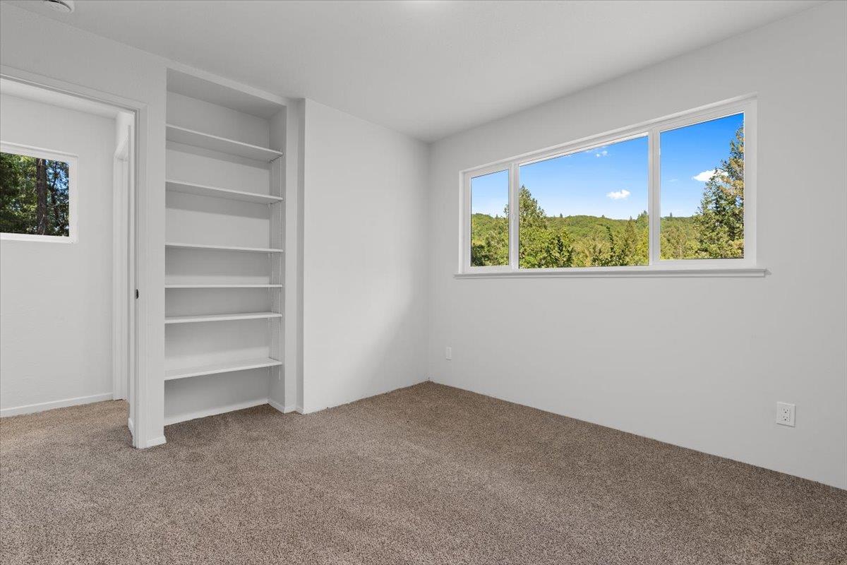 Grass Valley, California 95945, United States, 4 Bedrooms Bedrooms, ,3 BathroomsBathrooms,Residential,Active,196658