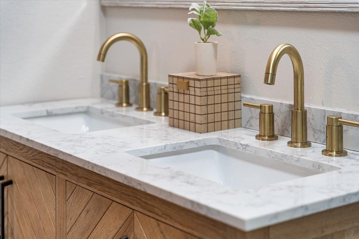 Grass Valley, California 95945, United States, 4 Bedrooms Bedrooms, ,3 BathroomsBathrooms,Residential,Active,196658