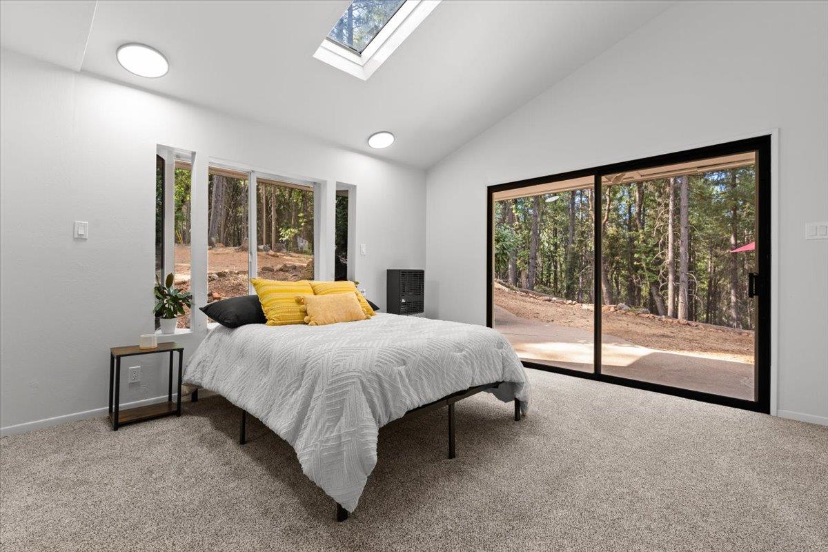 Grass Valley, California 95945, United States, 4 Bedrooms Bedrooms, ,3 BathroomsBathrooms,Residential,Active,196658