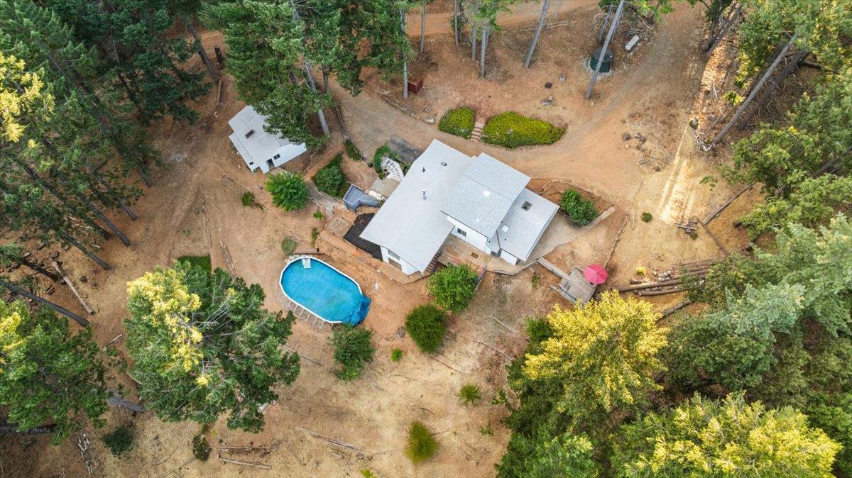 Grass Valley, California 95945, United States, 4 Bedrooms Bedrooms, ,3 BathroomsBathrooms,Residential,Active,196658