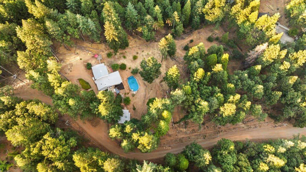 Grass Valley, California 95945, United States, 4 Bedrooms Bedrooms, ,3 BathroomsBathrooms,Residential,Active,196658