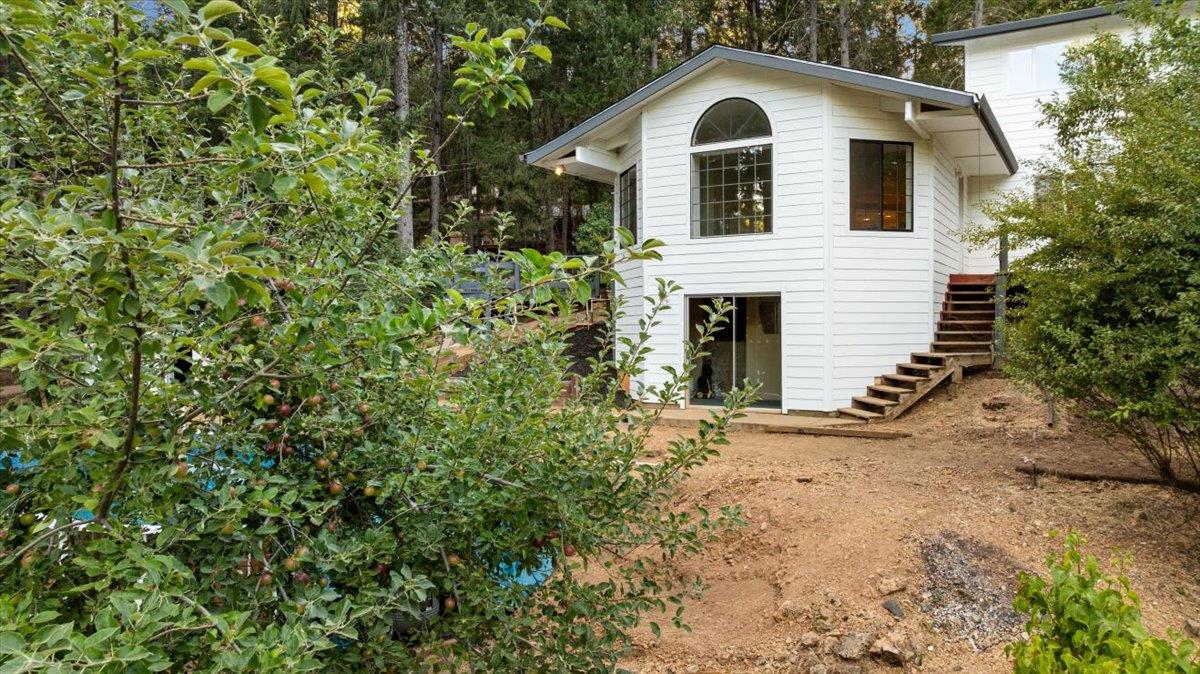 Grass Valley, California 95945, United States, 4 Bedrooms Bedrooms, ,3 BathroomsBathrooms,Residential,Active,196658