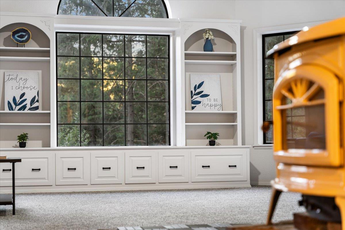 Grass Valley, California 95945, United States, 4 Bedrooms Bedrooms, ,3 BathroomsBathrooms,Residential,Active,196658